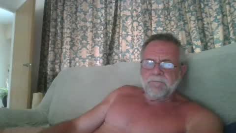 Snapshot of martinrgbxxxx chatting on 07/13/26, 07:55 martinrgbxxxx online show from 07/13/26, 07:55