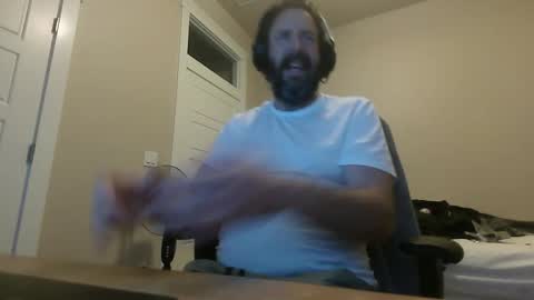 Snapshot of martlz chatting on 04/28/26, 02:38 Martlz online show from 04/28/26, 02:38