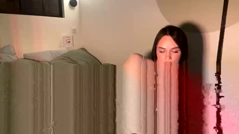 Mary online show from 11/26/25, 07:37