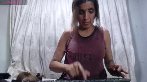 Mary Hellen online show from 01/21/25, 07:04