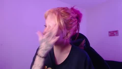                      100   online show from 11/24/25, 05:40