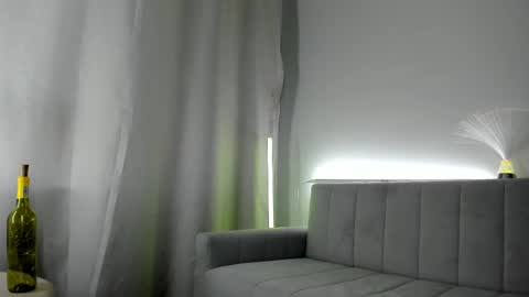 Snapshot of mary_julia chatting on 02/27/25, 06:18 Julia online show from 02/27/25, 06:18