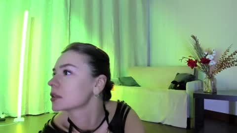 Snapshot of mary_julia chatting on 10/21/25, 09:48 Julia online show from 10/21/25, 09:48