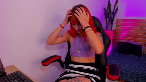 Snapshot of mary_magic chatting on 02/13/25, 07:03 mary_magic online show from 02/13/25, 07:03