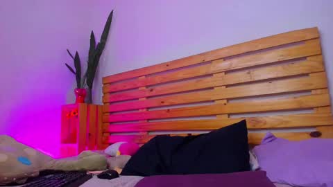 Snapshot of mary_magic chatting on 03/08/25, 10:00 mary_magic online show from 03/08/25, 10:00