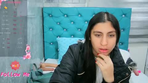 Snapshot of mary_mood_ chatting on 06/17/26, 12:07 Mary Moon online show from 06/17/26, 12:07
