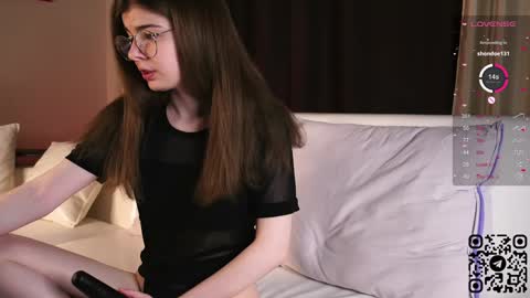 Snapshot of mary_shake chatting on 12/14/24, 09:35 Mary online show from 12/14/24, 09:35