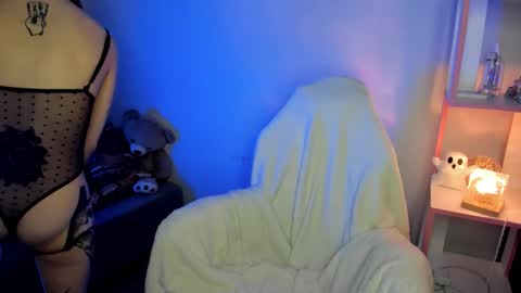 Mary GTM3Mon Wed Thu Sat Sun 0400 am-1030pm online show from 10/29/25, 01:08