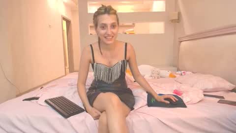 marya442004 online show from 09/28/25, 11:10