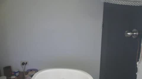 Snapshot of maryam_arabicmilk chatting on 12/23/24, 02:02 maryam_arabicmilk online show from 12/23/24, 02:02