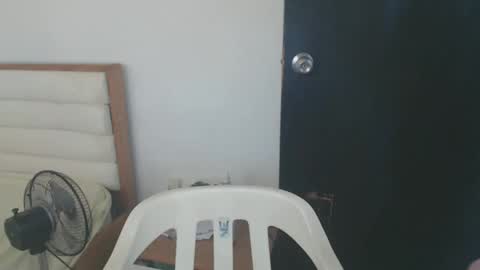 Snapshot of maryam_arabicmilk chatting on 02/06/25, 01:43 maryam_arabicmilk online show from 02/06/25, 01:43