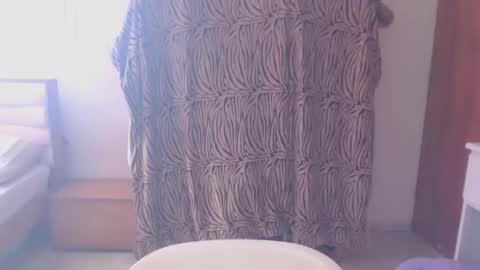 Snapshot of maryam_arabicmilk chatting on 11/22/25, 03:22 maryam_arabicmilk online show from 11/22/25, 03:22