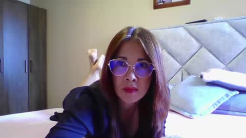 Snapshot of maryamgirl08 chatting on 06/15/26, 04:53 Engracia online show from 06/15/26, 04:53