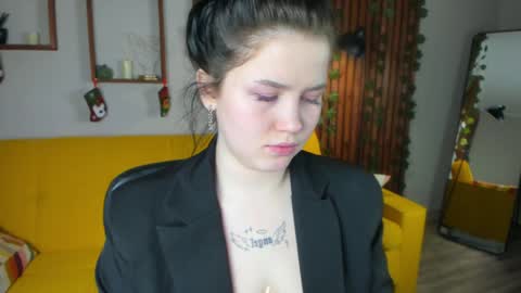 Snapshot of maryamie chatting on 12/23/24, 10:10 Hello Ill be waiting for you Tue Wed Thu Fri 3am-10am Sun 3am-5pm GMT online show from 12/23/24, 10:10