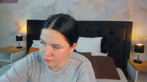 Snapshot of maryamie chatting on 01/17/25, 03:12 Hello Ill be waiting for you Tue Wed Thu Fri 3am-10am Sun 3am-5pm GMT online show from 01/17/25, 03:12