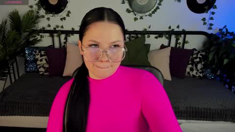 Snapshot of maryamie chatting on 03/10/25, 03:01 Hello Ill be waiting for you Tue Wed Thu Fri 3am-10am Sun 3am-5pm GMT online show from 03/10/25, 03:01