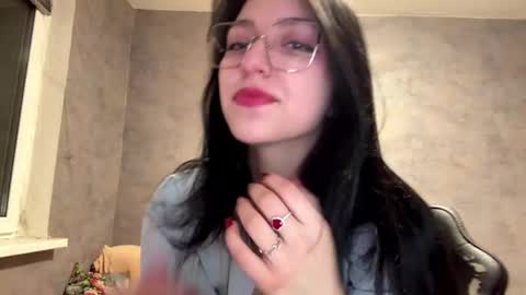 Stephie online show from 12/19/25, 09:33