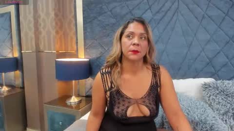 maryhawkey online show from 12/21/25, 02:24