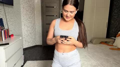 Lola online show from 03/06/26, 05:37