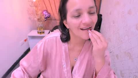 Marylin online show from 10/10/25, 08:02