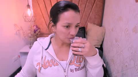 Marylin online show from 10/18/25, 08:09