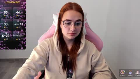 Dulce Maria online show from 12/14/24, 01:06