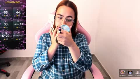 Dulce Maria online show from 01/31/25, 04:14