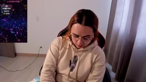 Dulce Maria online show from 11/25/25, 07:36