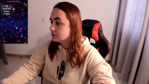 Dulce Maria online show from 02/25/26, 06:50