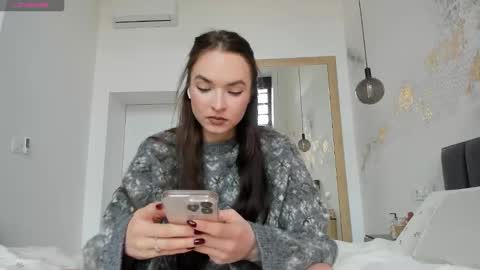 Marina online show from 12/03/25, 12:03