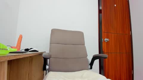 3 online show from 12/01/25, 03:17