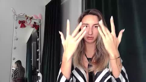 marywayne11 online show from 01/13/26, 05:18