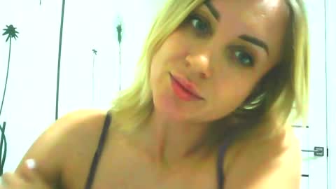 Snapshot of maryyemm chatting on 01/15/25, 07:34 maryyemm online show from 01/15/25, 07:34