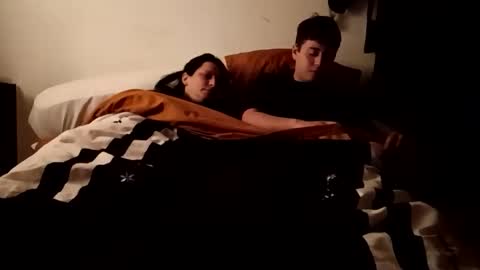 Mary y joni online show from 04/21/26, 02:37