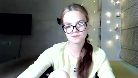 Snapshot of masakodownen chatting on 06/23/26, 04:16 Nessa online show from 06/23/26, 04:16