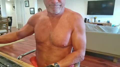 mascmuscle49 online show from 04/01/26, 06:49