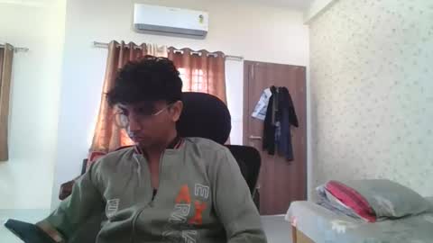 Mask Boy online show from 11/23/25, 04:12