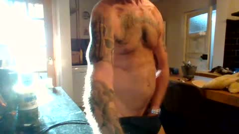 Masked Masturbation Couple online show from 07/08/26, 05:23