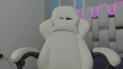 Scarlet  online show from 12/18/25, 07:20