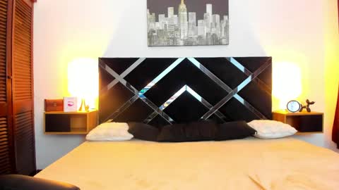 Scarlet  online show from 04/17/26, 08:23