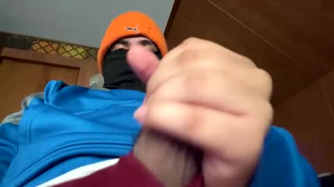 Snapshot of maskedman231 chatting on 12/27/24, 03:04 MaskedMan online show from 12/27/24, 03:04