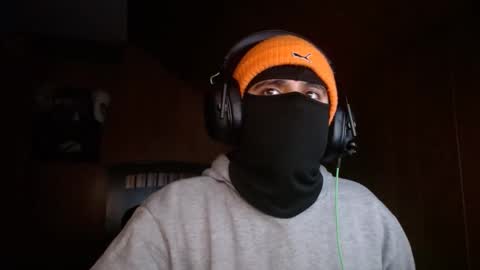 Snapshot of maskedman231 chatting on 09/15/25, 10:37 MaskedMan online show from 09/15/25, 10:37