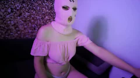 Snapshot of maskedseductress724 chatting on 06/21/26, 08:00 maskedseductress724 online show from 06/21/26, 08:00