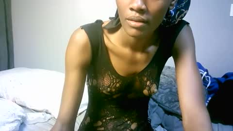 maskgang001 online show from 10/01/25, 02:06