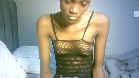 maskgang001 online show from 10/19/25, 01:39