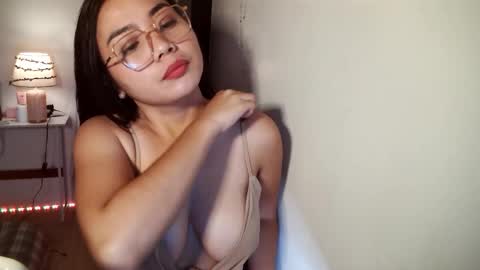 Snapshot of masquerade_girl4 chatting on 10/16/25, 10:49 masquerade girl4 online show from 10/16/25, 10:49