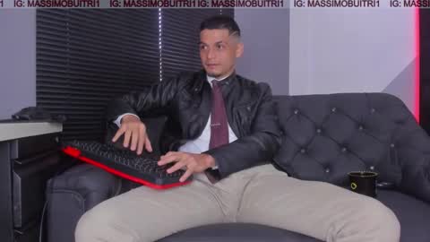 I am Massimo online show from 11/22/25, 02:05