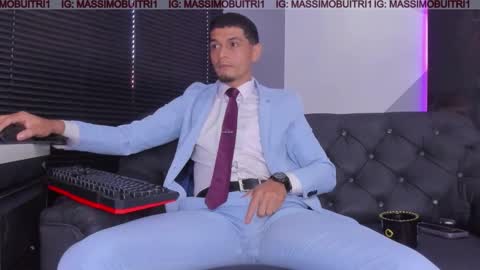 I am Massimo online show from 12/19/25, 01:29