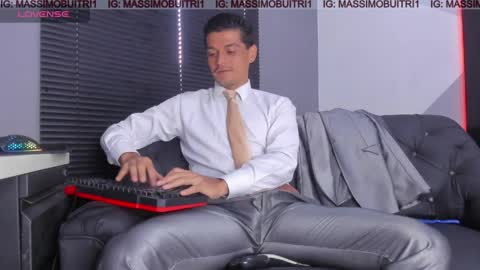 I am Massimo online show from 04/20/26, 01:14