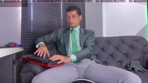 I am Massimo online show from 05/05/26, 01:19